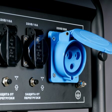 Бензиновый генератор с электростартером и коннектором автоматики FUBAG BS 7500 A ES в Оренбурге фото