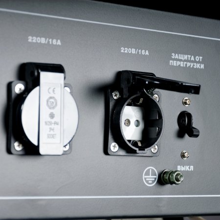 Бензиновый генератор FUBAG BS 3300 A ES с электростартером и коннектором автоматики Бензиновый генератор FUBAG BS 3300 A ES с электростартером и коннектором автоматики в Оренбурге фото