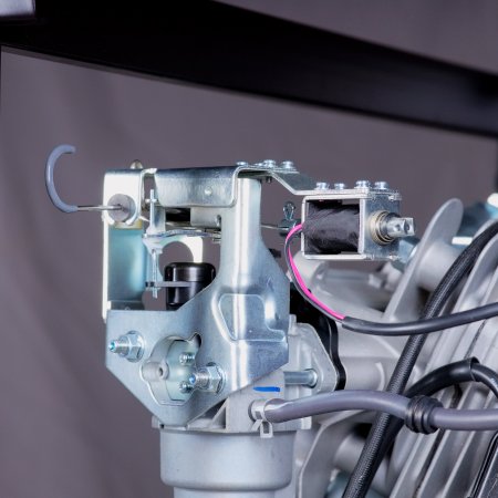 Бензиновый генератор с электростартером и коннектором автоматики FUBAG BS 7500 A ES в Оренбурге фото